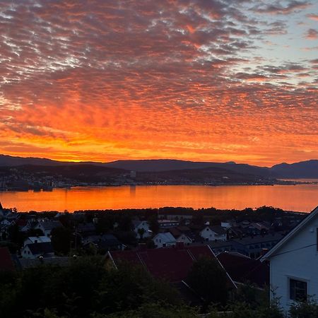 Aurora Apartment Very Close To Cable Car And Sherpatrappa Tromso Bagian luar foto
